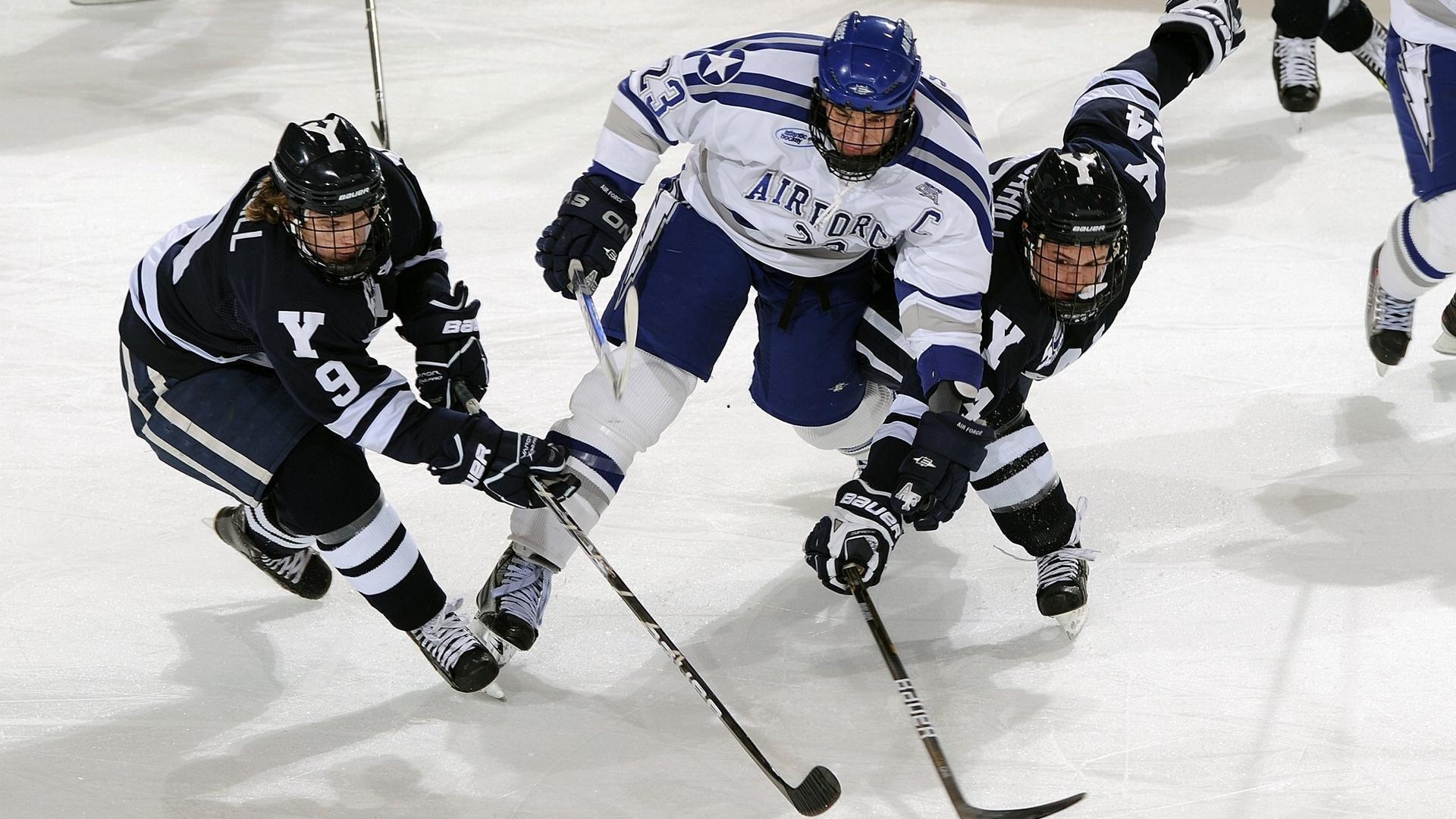乌度卡盛赞申京前两场统治级表现,这就是他成为全明星的原因