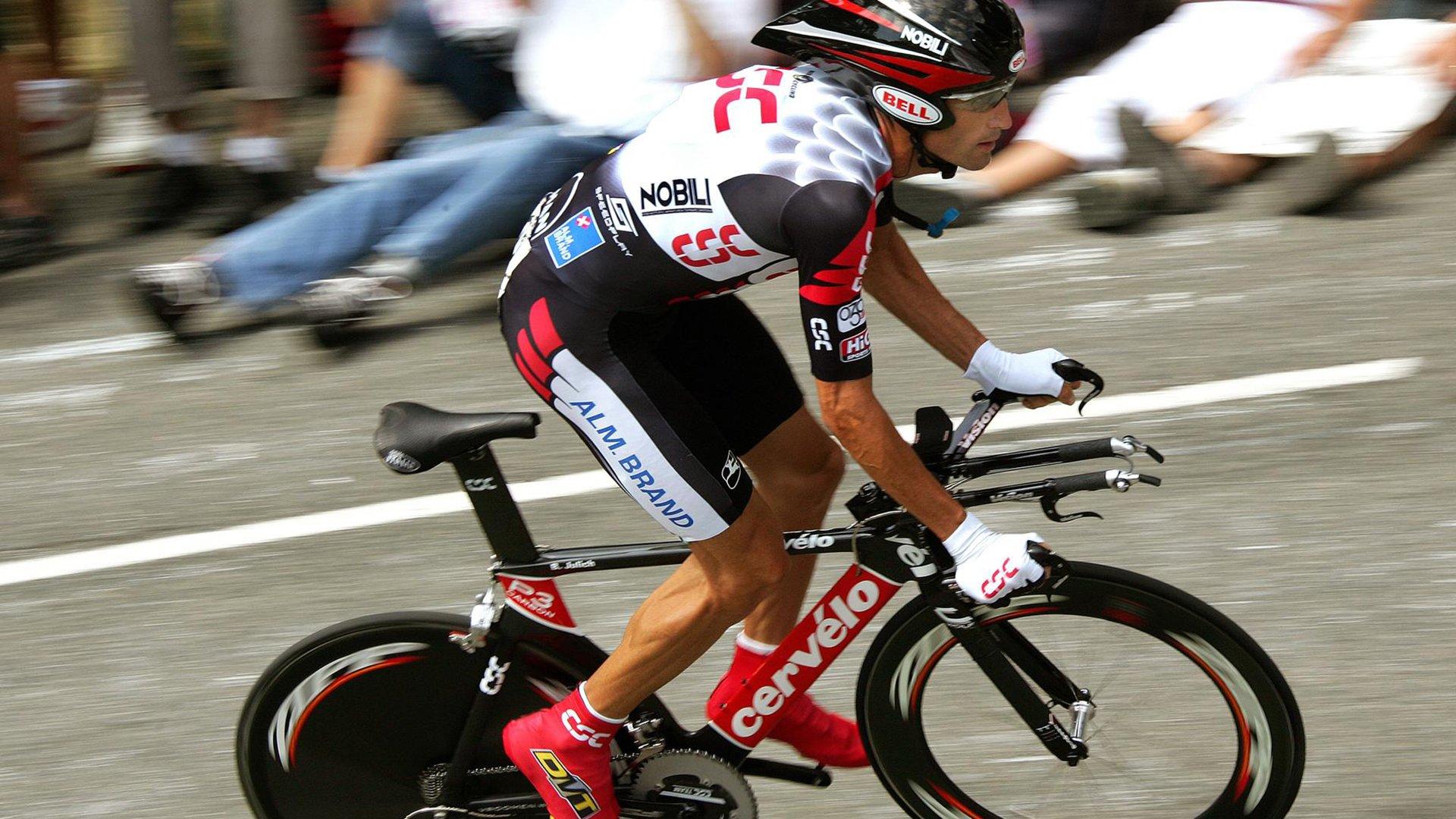 新星崛起!五大联赛U21后卫身价飙升 库巴西4000万欧领跑 胡桑诺夫紧追