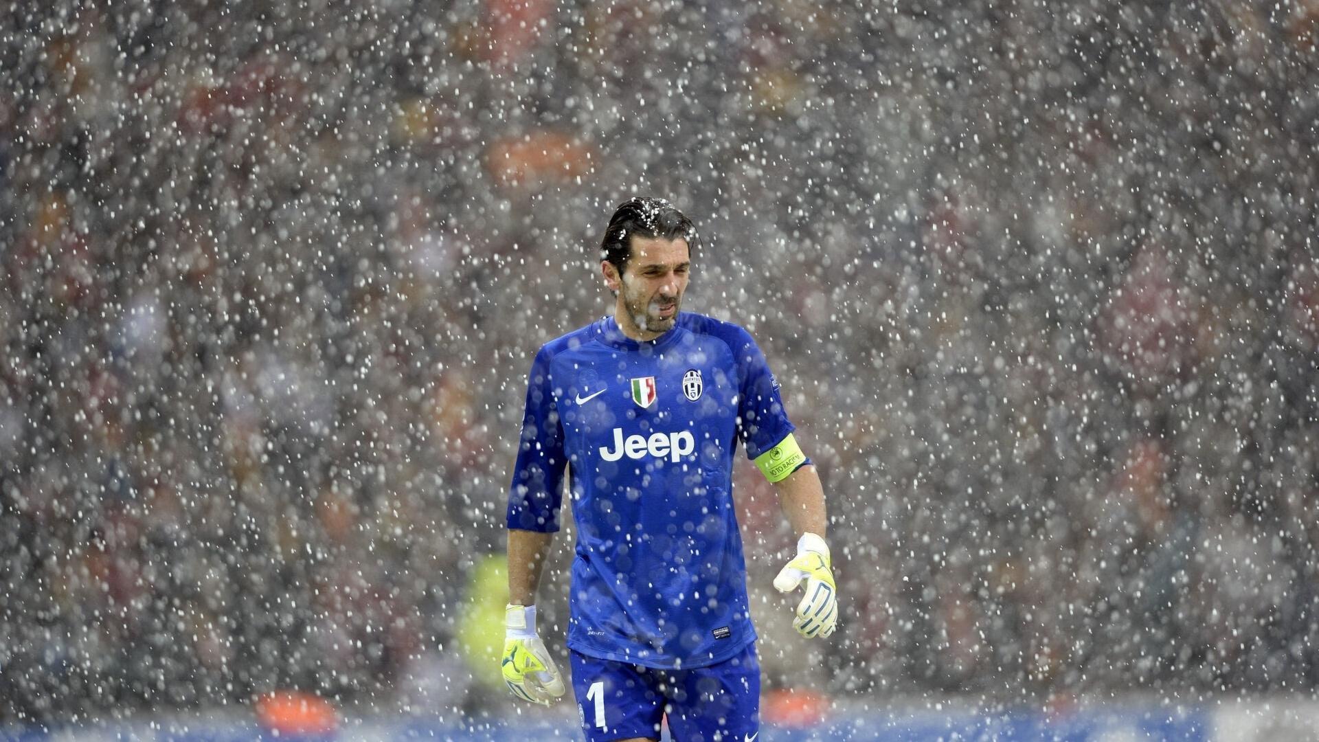 双输困局！29岁帕利尼亚身价一年腰斩至3000万欧，拜仁5100万投资换0球0助残局